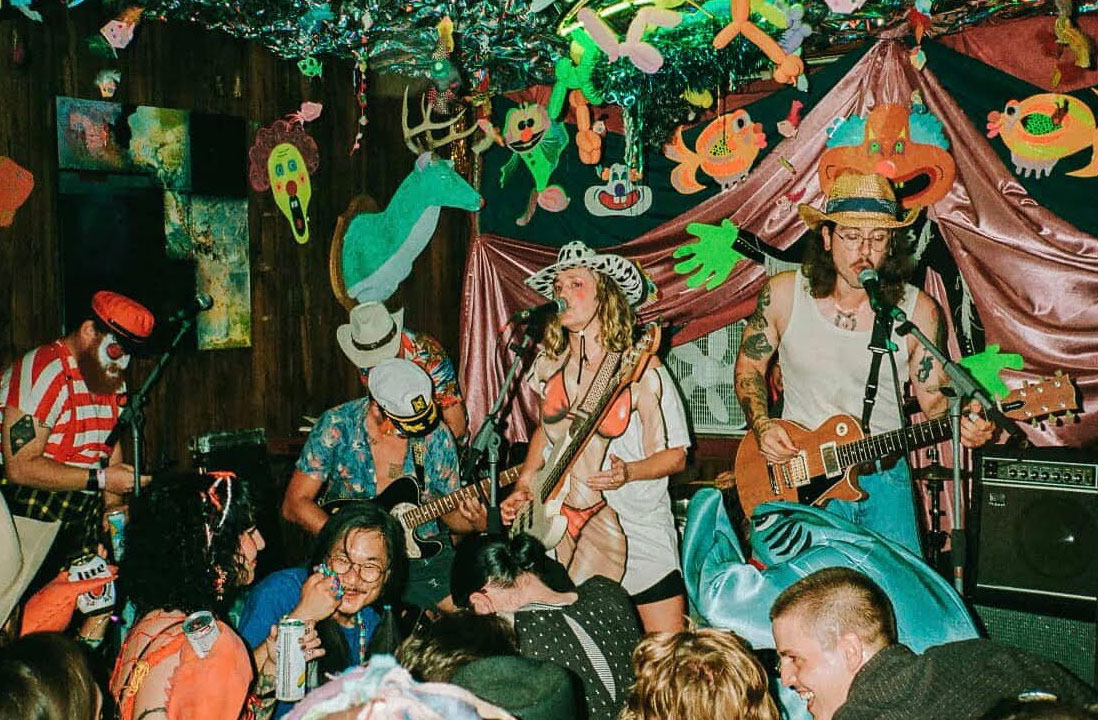 ThoseClownsAtOldYeller